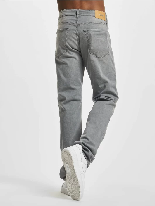 Hugo Herren Slim Fit Jeans Maine In Grau 2 Hugo Herren Slim Fit Jeans Maine In Grau – Bild 2