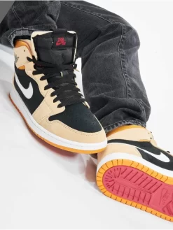 Jordan Sneaker 1 High Zoom Air CMFT Pumpkin Spice In Orange