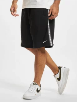 Nike Herren Shorts Repeat Ft In Schwarz