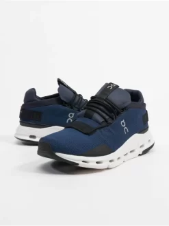 STILVOLLER HERRENLADEN 29 On Running Herren Sneaker Cloudnova In Blau