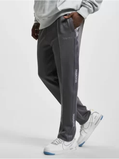 Pegador Herren Jogginghose Aot Logo Wide In Grau