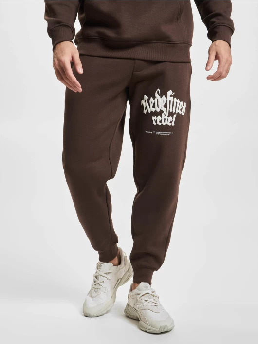 Redefined Rebel Herren Jogginghose RRJad In Braun 1 Redefined Rebel Herren Jogginghose RRJad In Braun