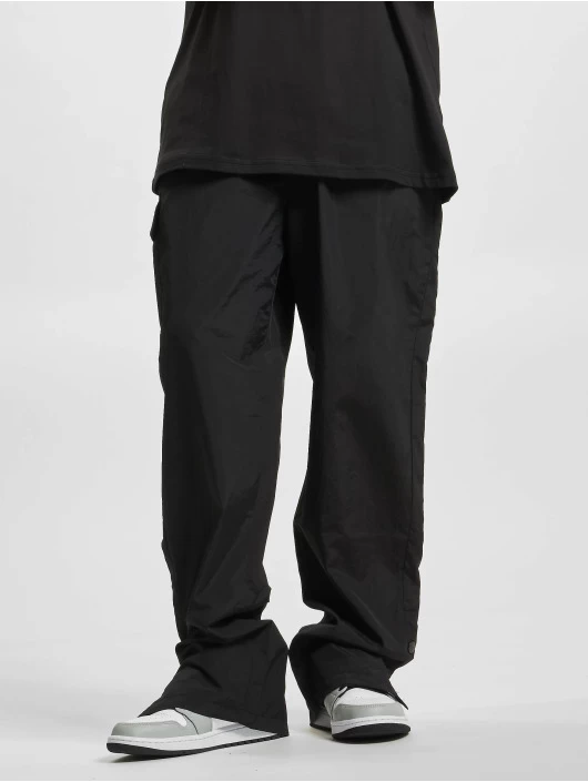 SIXTH JUNE Herren Cargohose Nylon W Buttons In Schwarz 1 SIXTH JUNE Herren Cargohose Nylon W Buttons In Schwarz