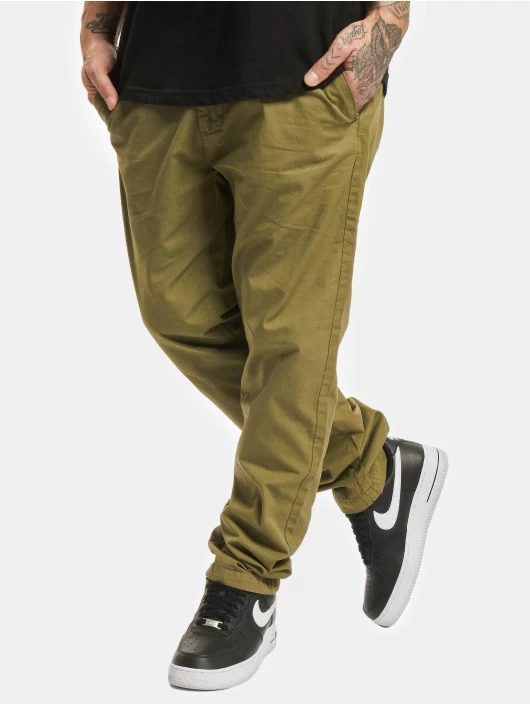 URBAN CLASSICS Herren Chino Straight Leg In Olive 1 URBAN CLASSICS Herren Chino Straight Leg In Olive