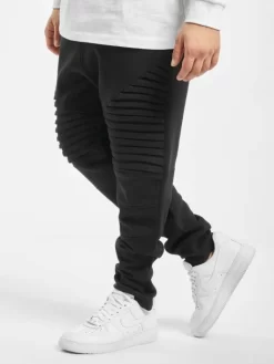 URBAN CLASSICS Herren Jogginghose Pleat In Schwarz